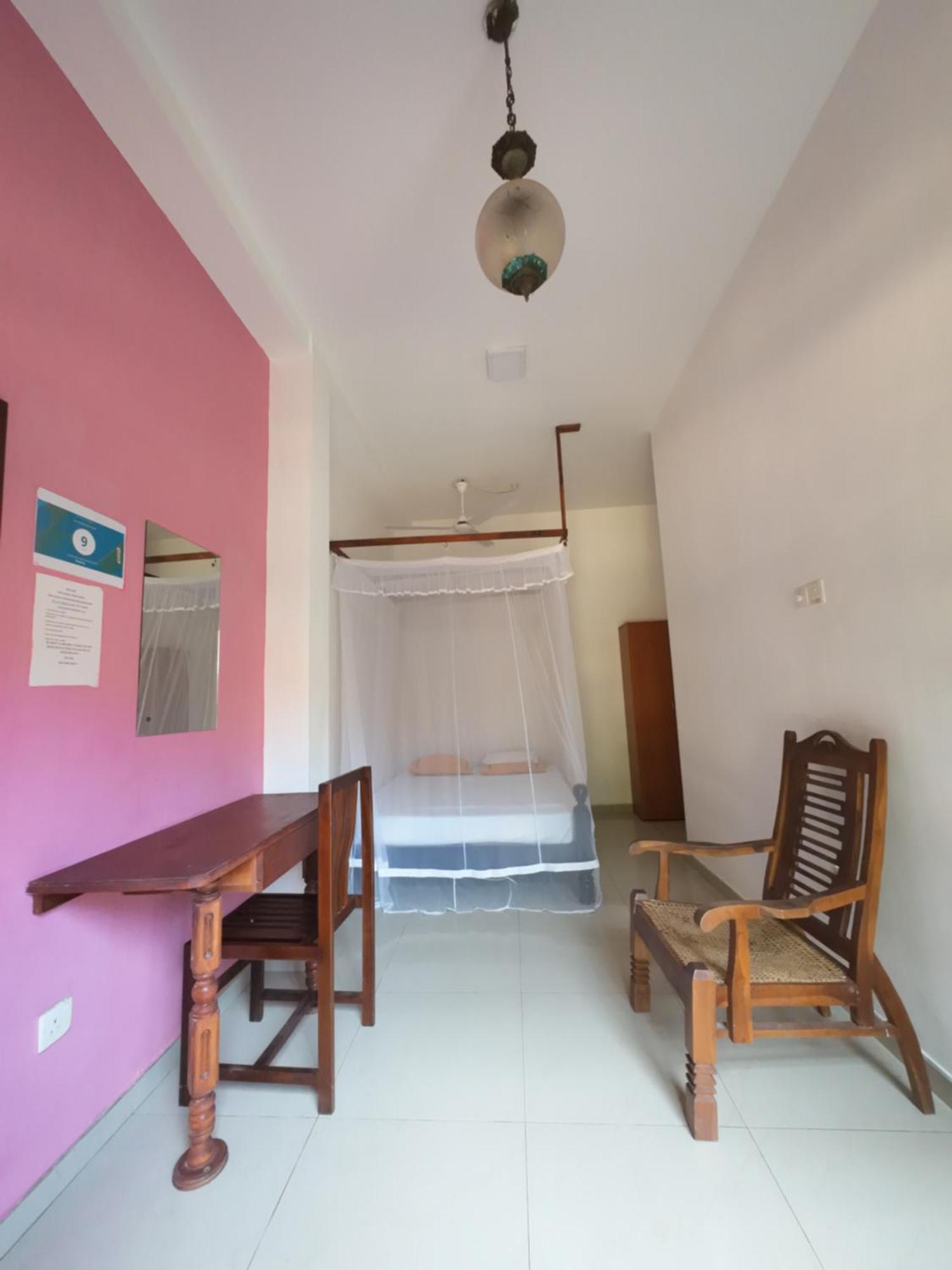 The Citadel Guest House Хиккадува Экстерьер фото
