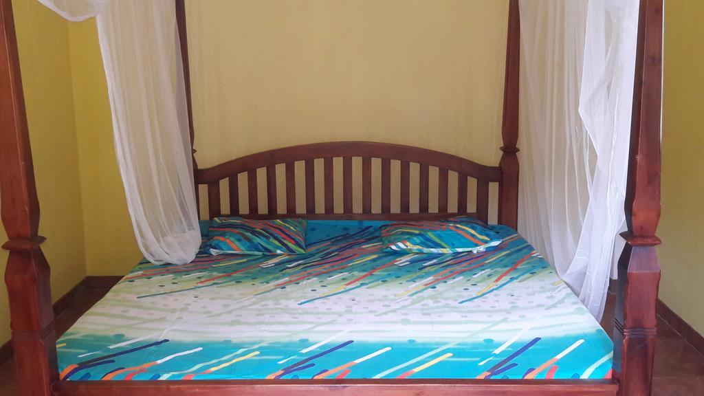 The Citadel Guest House Хиккадува Экстерьер фото