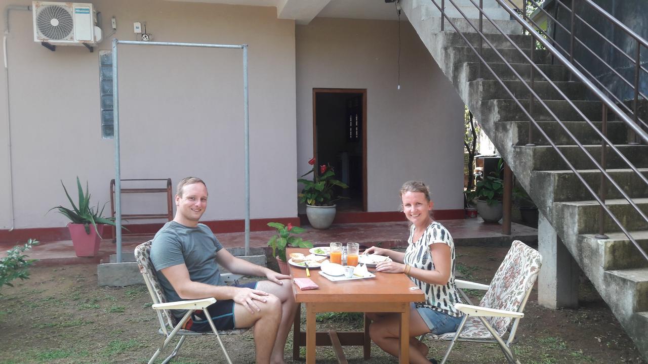 The Citadel Guest House Хиккадува Экстерьер фото