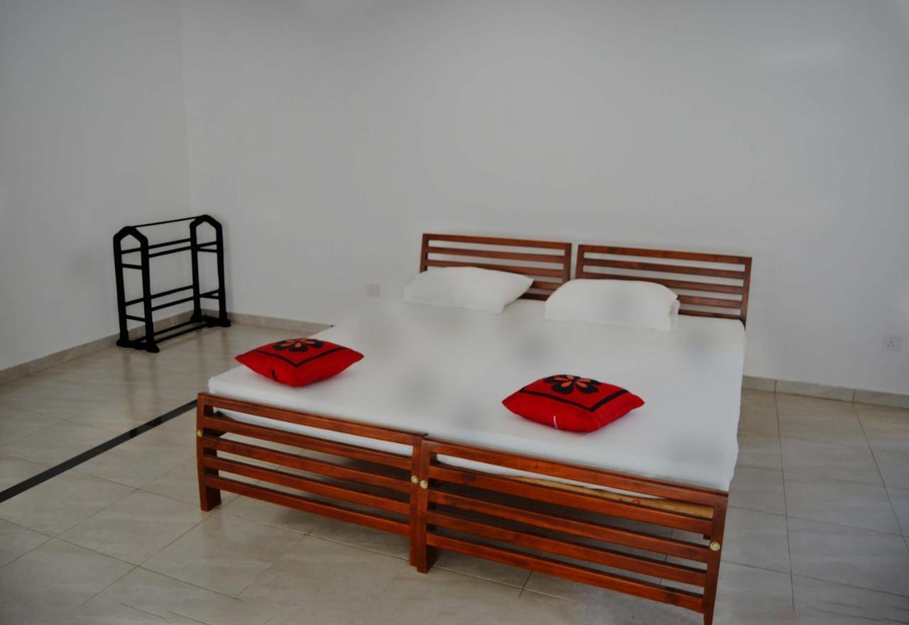 The Citadel Guest House Хиккадува Экстерьер фото